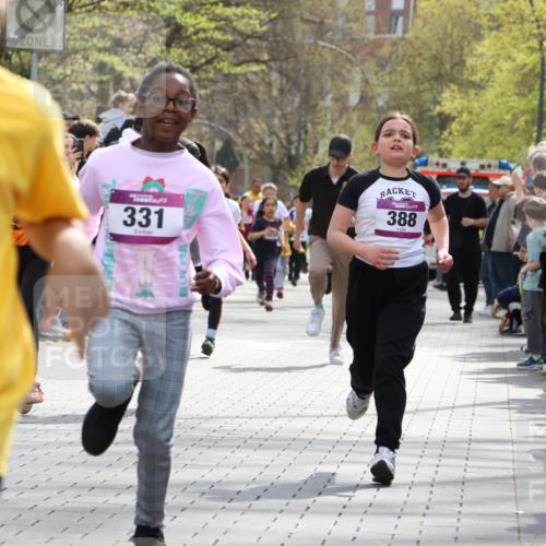 12.04.2026 - 45. Internationalen Wilhelmsburger Insellauf Strokosch-Dieckow http://msf.ph/oto/9492813 12.04.2026 14:50:43 Ziel 654, 420, 877, 1049, 1837, 609, 331, 626, 895, 357, 889, 408, 351, 893, 455, 388 meine-sportfotos.de