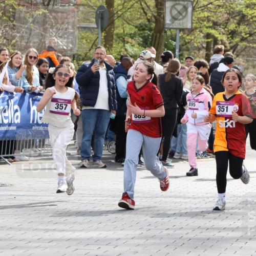 12.04.2026 - 45. Internationalen Wilhelmsburger Insellauf Strokosch-Dieckow http://msf.ph/oto/9492816 12.04.2026 14:50:41 Ziel 1844, 98, 22, 654, 420, 877, 1049, 1837, 609, 331, 626, 895, 357, 889, 408, 351, 893, 455 meine-sportfotos.de