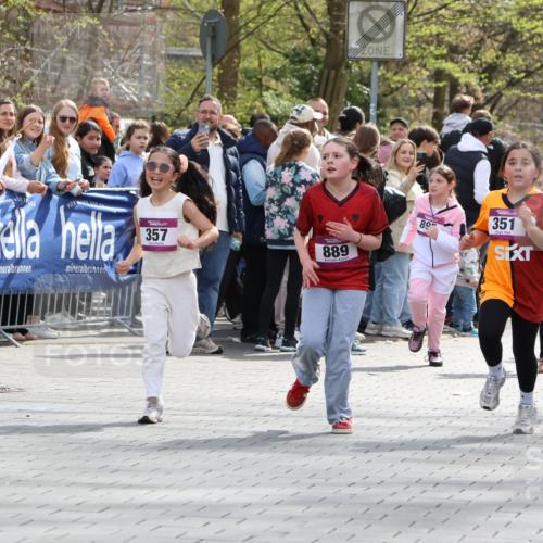 12.04.2026 - 45. Internationalen Wilhelmsburger Insellauf Strokosch-Dieckow http://msf.ph/oto/9492819 12.04.2026 14:50:41 Ziel 1844, 98, 22, 654, 420, 877, 1049, 1837, 609, 331, 626, 895, 357, 889, 408, 351, 893, 455 meine-sportfotos.de