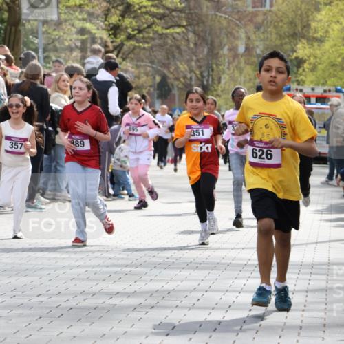 12.04.2026 - 45. Internationalen Wilhelmsburger Insellauf Strokosch-Dieckow http://msf.ph/oto/9492820 12.04.2026 14:50:40 Ziel 362, 865, 1844, 98, 22, 654, 420, 877, 1049, 1837, 609, 331, 626, 895, 357, 889, 408, 351, 893, 455 meine-sportfotos.de
