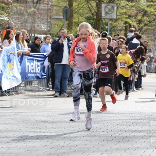 12.04.2026 - 45. Internationalen Wilhelmsburger Insellauf Strokosch-Dieckow http://msf.ph/oto/9492833 12.04.2026 14:50:38 Ziel 330, 362, 865, 1844, 98, 22, 654, 420, 877, 1049, 1837, 609, 331, 626, 895, 357 meine-sportfotos.de