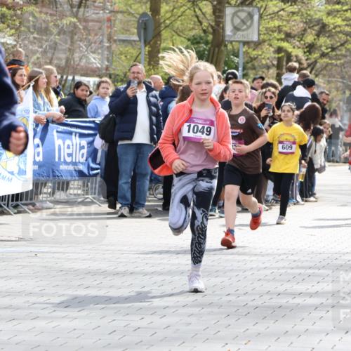 12.04.2026 - 45. Internationalen Wilhelmsburger Insellauf Strokosch-Dieckow http://msf.ph/oto/9492835 12.04.2026 14:50:37 Ziel 151, 1035, 330, 362, 865, 1844, 98, 22, 654, 420, 877, 1049, 1837, 609, 331 meine-sportfotos.de