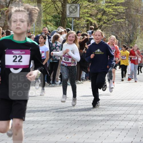 12.04.2026 - 45. Internationalen Wilhelmsburger Insellauf Strokosch-Dieckow http://msf.ph/oto/9492841 12.04.2026 14:50:35 Ziel 426, 392, 880, 151, 1035, 330, 362, 865, 1844, 98, 22, 654, 420, 877, 1049, 1837, 609 meine-sportfotos.de