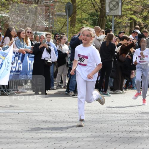12.04.2026 - 45. Internationalen Wilhelmsburger Insellauf Strokosch-Dieckow http://msf.ph/oto/9492855 12.04.2026 14:50:31 Ziel 504, 333, 391, 407, 883, 452, 1834, 491, 426, 392, 880, 151, 1035, 330, 362, 865, 1844, 98, 22, 654, 420 meine-sportfotos.de