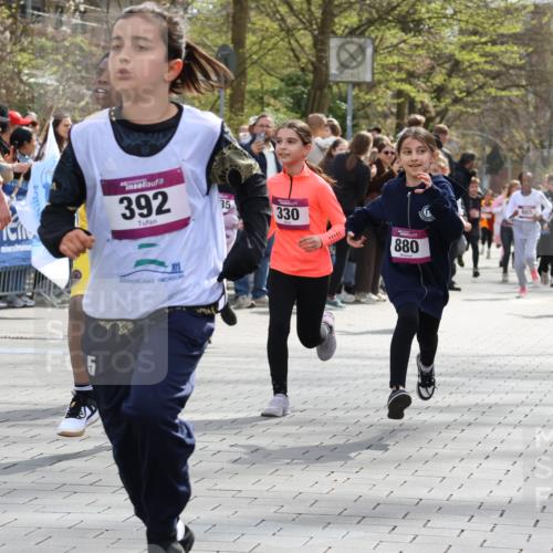 12.04.2026 - 45. Internationalen Wilhelmsburger Insellauf Strokosch-Dieckow http://msf.ph/oto/9492860 12.04.2026 14:50:29 Ziel 1840, 504, 333, 391, 407, 883, 452, 1834, 491, 426, 392, 880, 151, 1035, 330, 362, 865, 1844 meine-sportfotos.de