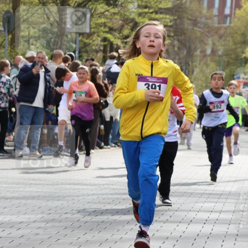 12.04.2026 - 45. Internationalen Wilhelmsburger Insellauf Strokosch-Dieckow http://msf.ph/oto/9492875 12.04.2026 14:50:26 Ziel 370, 345, 429, 905, 461, 475, 859, 1840, 504, 333, 391, 407, 883, 452, 1834, 491, 426, 392, 880, 151, 1035 meine-sportfotos.de