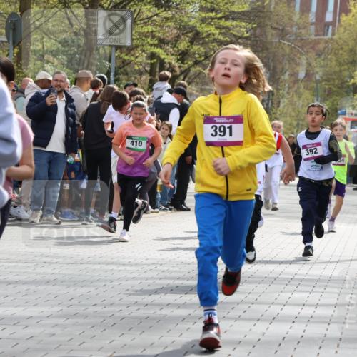 12.04.2026 - 45. Internationalen Wilhelmsburger Insellauf Strokosch-Dieckow http://msf.ph/oto/9492879 12.04.2026 14:50:25 Ziel 1037, 335, 370, 345, 429, 905, 461, 475, 859, 1840, 504, 333, 391, 407, 883, 452, 1834, 491, 426, 392, 880, 151, 1035 meine-sportfotos.de