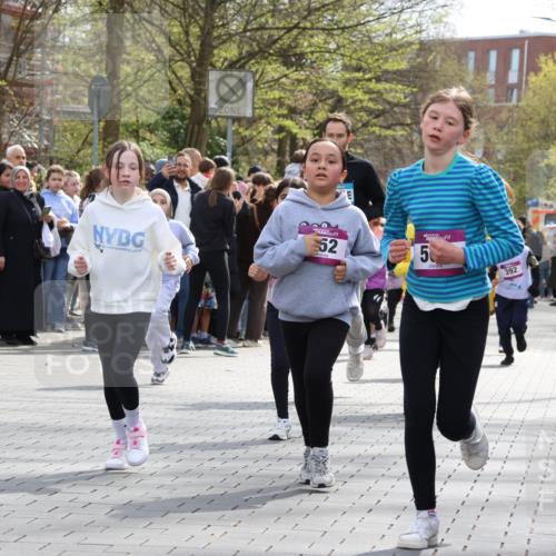 12.04.2026 - 45. Internationalen Wilhelmsburger Insellauf Strokosch-Dieckow http://msf.ph/oto/9492884 12.04.2026 14:50:24 Ziel 890, 500, 1037, 335, 370, 345, 429, 905, 461, 475, 859, 1840, 504, 333, 391, 407, 883, 452, 1834, 491, 426, 392, 880 meine-sportfotos.de