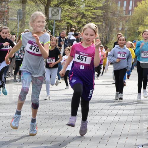 12.04.2026 - 45. Internationalen Wilhelmsburger Insellauf Strokosch-Dieckow http://msf.ph/oto/9492889 12.04.2026 14:50:22 Ziel 397, 393, 376, 890, 500, 1037, 335, 370, 345, 429, 905, 461, 475, 859, 1840, 504, 333, 391, 407, 883, 452, 1834, 491 meine-sportfotos.de