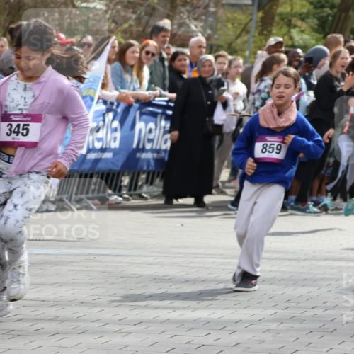 12.04.2026 - 45. Internationalen Wilhelmsburger Insellauf Strokosch-Dieckow http://msf.ph/oto/9492894 12.04.2026 14:50:20 Ziel 1829, 561, 469, 397, 393, 376, 890, 500, 1037, 335, 370, 345, 429, 905, 461, 475, 859, 1840, 504, 333, 391, 407, 883 meine-sportfotos.de