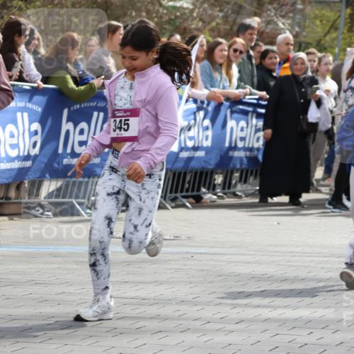 12.04.2026 - 45. Internationalen Wilhelmsburger Insellauf Strokosch-Dieckow http://msf.ph/oto/9492895 12.04.2026 14:50:20 Ziel 1829, 561, 469, 397, 393, 376, 890, 500, 1037, 335, 370, 345, 429, 905, 461, 475, 859, 1840, 504, 333, 391, 407, 883 meine-sportfotos.de