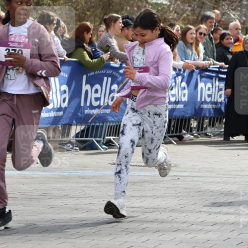 12.04.2026 - 45. Internationalen Wilhelmsburger Insellauf Strokosch-Dieckow http://msf.ph/oto/9492896 12.04.2026 14:50:20 Ziel 1829, 561, 469, 397, 393, 376, 890, 500, 1037, 335, 370, 345, 429, 905, 461, 475, 859, 1840, 504, 333, 391, 407, 883 meine-sportfotos.de