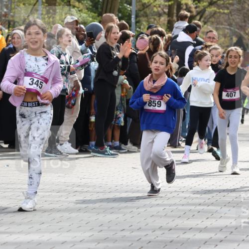 12.04.2026 - 45. Internationalen Wilhelmsburger Insellauf Strokosch-Dieckow http://msf.ph/oto/9492901 12.04.2026 14:50:19 Ziel 667, 661, 1829, 561, 469, 397, 393, 376, 890, 500, 1037, 335, 370, 345, 429, 905, 461, 475, 859, 1840, 504, 333, 391, 407 meine-sportfotos.de