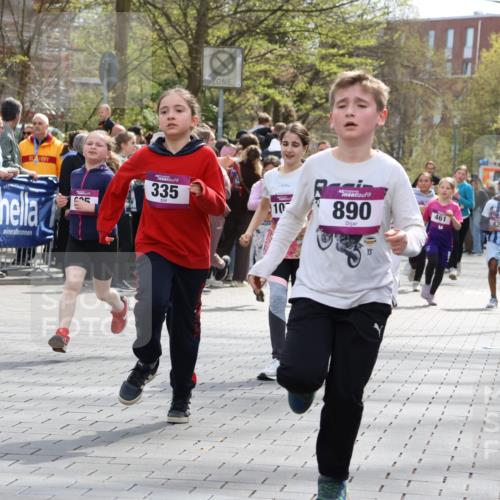 12.04.2026 - 45. Internationalen Wilhelmsburger Insellauf Strokosch-Dieckow http://msf.ph/oto/9492902 12.04.2026 14:50:17 Ziel 173, 369, 21, 403, 398, 1064, 667, 661, 1829, 561, 469, 397, 393, 376, 890, 500, 1037, 335, 370, 345, 429, 905, 461, 475, 859 meine-sportfotos.de