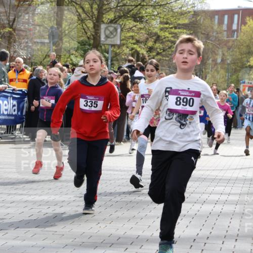 12.04.2026 - 45. Internationalen Wilhelmsburger Insellauf Strokosch-Dieckow http://msf.ph/oto/9492903 12.04.2026 14:50:17 Ziel 173, 369, 21, 403, 398, 1064, 667, 661, 1829, 561, 469, 397, 393, 376, 890, 500, 1037, 335, 370, 345, 429, 905, 461, 475, 859 meine-sportfotos.de