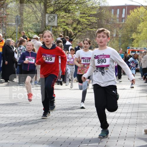 12.04.2026 - 45. Internationalen Wilhelmsburger Insellauf Strokosch-Dieckow http://msf.ph/oto/9492907 12.04.2026 14:50:17 Ziel 173, 369, 21, 403, 398, 1064, 667, 661, 1829, 561, 469, 397, 393, 376, 890, 500, 1037, 335, 370, 345, 429, 905, 461, 475, 859 meine-sportfotos.de