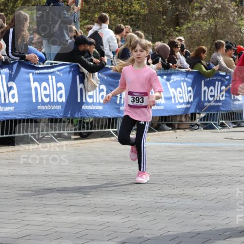 12.04.2026 - 45. Internationalen Wilhelmsburger Insellauf Strokosch-Dieckow http://msf.ph/oto/9492913 12.04.2026 14:50:15 Ziel 395, 600, 168, 396, 871, 173, 369, 21, 403, 398, 1064, 667, 661, 1829, 561, 469, 397, 393, 376, 890, 500, 1037, 335, 370, 345, 429, 905, 461 meine-sportfotos.de