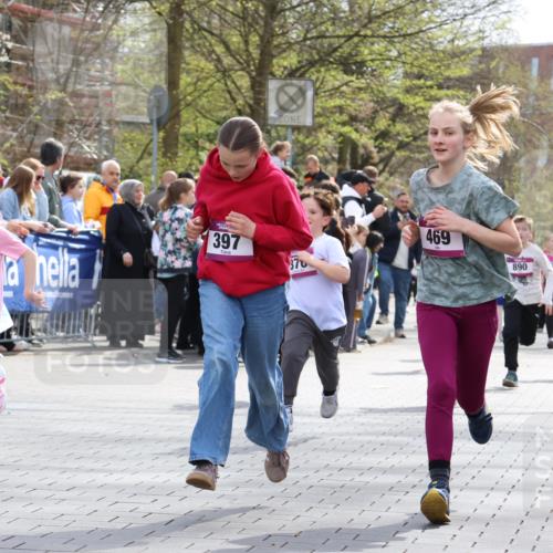 12.04.2026 - 45. Internationalen Wilhelmsburger Insellauf Strokosch-Dieckow http://msf.ph/oto/9492915 12.04.2026 14:50:14 Ziel 1038, 516, 445, 395, 600, 168, 396, 871, 173, 369, 21, 403, 398, 1064, 667, 661, 1829, 561, 469, 397, 393, 376, 890, 500, 1037, 335, 370 meine-sportfotos.de