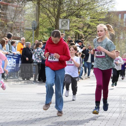 12.04.2026 - 45. Internationalen Wilhelmsburger Insellauf Strokosch-Dieckow http://msf.ph/oto/9492916 12.04.2026 14:50:14 Ziel 1038, 516, 445, 395, 600, 168, 396, 871, 173, 369, 21, 403, 398, 1064, 667, 661, 1829, 561, 469, 397, 393, 376, 890, 500, 1037, 335, 370 meine-sportfotos.de