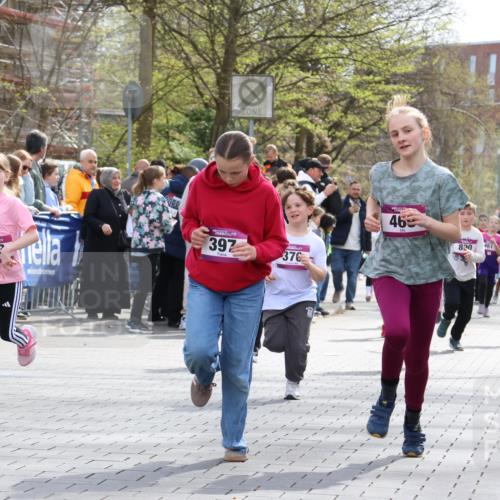 12.04.2026 - 45. Internationalen Wilhelmsburger Insellauf Strokosch-Dieckow http://msf.ph/oto/9492917 12.04.2026 14:50:14 Ziel 1038, 516, 445, 395, 600, 168, 396, 871, 173, 369, 21, 403, 398, 1064, 667, 661, 1829, 561, 469, 397, 393, 376, 890, 500, 1037, 335, 370 meine-sportfotos.de