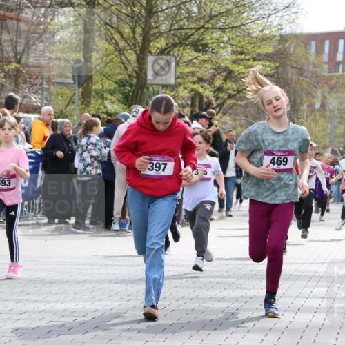 12.04.2026 - 45. Internationalen Wilhelmsburger Insellauf Strokosch-Dieckow http://msf.ph/oto/9492919 12.04.2026 14:50:14 Ziel 1038, 516, 445, 395, 600, 168, 396, 871, 173, 369, 21, 403, 398, 1064, 667, 661, 1829, 561, 469, 397, 393, 376, 890, 500, 1037, 335, 370 meine-sportfotos.de