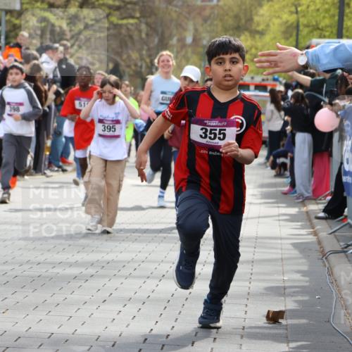 12.04.2026 - 45. Internationalen Wilhelmsburger Insellauf Strokosch-Dieckow http://msf.ph/oto/9492938 12.04.2026 14:50:07 Ziel 901, 131, 1061, 624, 1825, 141, 164, 113, 1845, 1849, 1810, 352, 902, 1814, 860, 854, 885, 1801, 138, 355, 856, 1038, 516, 445, 395, 600, 168, 396, 871, 173, 369, 21, 403, 398, 1064, 667, 661 meine-sportfotos.de