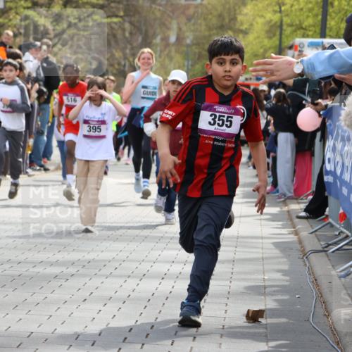 12.04.2026 - 45. Internationalen Wilhelmsburger Insellauf Strokosch-Dieckow http://msf.ph/oto/9492940 12.04.2026 14:50:07 Ziel 901, 131, 1061, 624, 1825, 141, 164, 113, 1845, 1849, 1810, 352, 902, 1814, 860, 854, 885, 1801, 138, 355, 856, 1038, 516, 445, 395, 600, 168, 396, 871, 173, 369, 21, 403, 398, 1064, 667, 661 meine-sportfotos.de