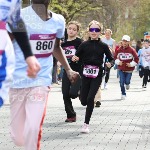 12.04.2026 - 45. Internationalen Wilhelmsburger Insellauf Strokosch-Dieckow http://msf.ph/oto/9492945 12.04.2026 14:50:06 Ziel 898, 1039, 901, 131, 1061, 624, 1825, 141, 164, 113, 1845, 1849, 1810, 352, 902, 1814, 860, 854, 885, 1801, 138, 355, 856, 1038, 516, 445, 395, 600, 168, 396, 871, 173, 369, 21, 403, 398, 1064 meine-sportfotos.de