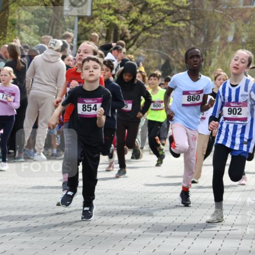 12.04.2026 - 45. Internationalen Wilhelmsburger Insellauf Strokosch-Dieckow http://msf.ph/oto/9492955 12.04.2026 14:50:04 Ziel 368, 898, 1039, 901, 131, 1061, 624, 1825, 141, 164, 113, 1845, 1849, 1810, 352, 902, 1814, 860, 854, 885, 1801, 138, 355, 856, 1038, 516, 445, 395, 600, 168, 396, 871 meine-sportfotos.de