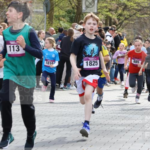 12.04.2026 - 45. Internationalen Wilhelmsburger Insellauf Strokosch-Dieckow http://msf.ph/oto/9492965 12.04.2026 14:50:02 Ziel 400, 672, 368, 898, 1039, 901, 131, 1061, 624, 1825, 141, 164, 113, 1845, 1849, 1810, 352, 902, 1814, 860, 854, 885, 1801, 138, 355, 856, 1038, 516, 445 meine-sportfotos.de