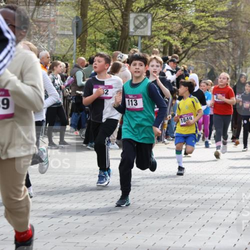 12.04.2026 - 45. Internationalen Wilhelmsburger Insellauf Strokosch-Dieckow http://msf.ph/oto/9492967 12.04.2026 14:50:01 Ziel 572, 336, 1036, 1847, 400, 672, 368, 898, 1039, 901, 131, 1061, 624, 1825, 141, 164, 113, 1845, 1849, 1810, 352, 902, 1814, 860, 854, 885, 1801, 138, 355, 856 meine-sportfotos.de