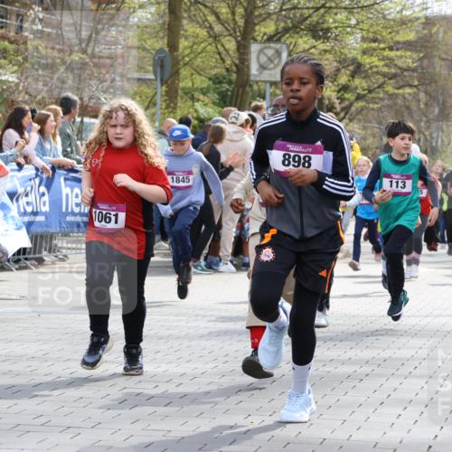 12.04.2026 - 45. Internationalen Wilhelmsburger Insellauf Strokosch-Dieckow http://msf.ph/oto/9492974 12.04.2026 14:50:00 Ziel 875, 572, 336, 1036, 1847, 400, 672, 368, 898, 1039, 901, 131, 1061, 624, 1825, 141, 164, 113, 1845, 1849, 1810, 352, 902, 1814, 860, 854, 885 meine-sportfotos.de