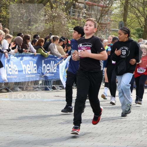 12.04.2026 - 45. Internationalen Wilhelmsburger Insellauf Strokosch-Dieckow http://msf.ph/oto/9492980 12.04.2026 14:49:58 Ziel 402, 451, 608, 466, 878, 849, 861, 875, 572, 336, 1036, 1847, 400, 672, 368, 898, 1039, 901, 131, 1061, 624, 1825, 141, 164, 113, 1845, 1849, 1810, 352 meine-sportfotos.de