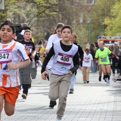 12.04.2026 - 45. Internationalen Wilhelmsburger Insellauf Strokosch-Dieckow http://msf.ph/oto/9492989 12.04.2026 14:49:54 Ziel 389, 1821, 857, 872, 402, 451, 608, 466, 878, 849, 861, 875, 572, 336, 1036, 1847, 400, 672, 368, 898, 1039 meine-sportfotos.de