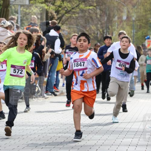 12.04.2026 - 45. Internationalen Wilhelmsburger Insellauf Strokosch-Dieckow http://msf.ph/oto/9492994 12.04.2026 14:49:53 Ziel 389, 1821, 857, 872, 402, 451, 608, 466, 878, 849, 861, 875, 572, 336, 1036, 1847, 400, 672, 368 meine-sportfotos.de