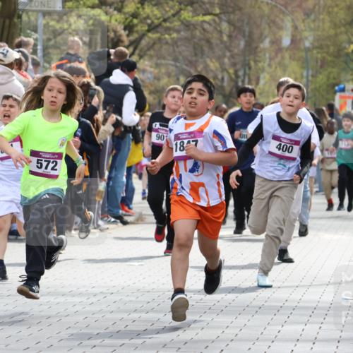 12.04.2026 - 45. Internationalen Wilhelmsburger Insellauf Strokosch-Dieckow http://msf.ph/oto/9492995 12.04.2026 14:49:53 Ziel 389, 1821, 857, 872, 402, 451, 608, 466, 878, 849, 861, 875, 572, 336, 1036, 1847, 400, 672, 368 meine-sportfotos.de
