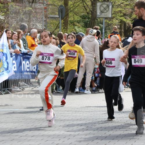 12.04.2026 - 45. Internationalen Wilhelmsburger Insellauf Strokosch-Dieckow http://msf.ph/oto/9493002 12.04.2026 14:49:51 Ziel 1848, 439, 389, 1821, 857, 872, 402, 451, 608, 466, 878, 849, 861, 875, 572, 336, 1036, 1847, 400, 672 meine-sportfotos.de