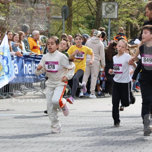 12.04.2026 - 45. Internationalen Wilhelmsburger Insellauf Strokosch-Dieckow http://msf.ph/oto/9493003 12.04.2026 14:49:51 Ziel 1848, 439, 389, 1821, 857, 872, 402, 451, 608, 466, 878, 849, 861, 875, 572, 336, 1036, 1847, 400, 672 meine-sportfotos.de