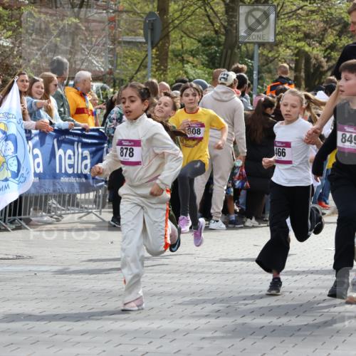12.04.2026 - 45. Internationalen Wilhelmsburger Insellauf Strokosch-Dieckow http://msf.ph/oto/9493004 12.04.2026 14:49:51 Ziel 1848, 439, 389, 1821, 857, 872, 402, 451, 608, 466, 878, 849, 861, 875, 572, 336, 1036, 1847, 400, 672 meine-sportfotos.de