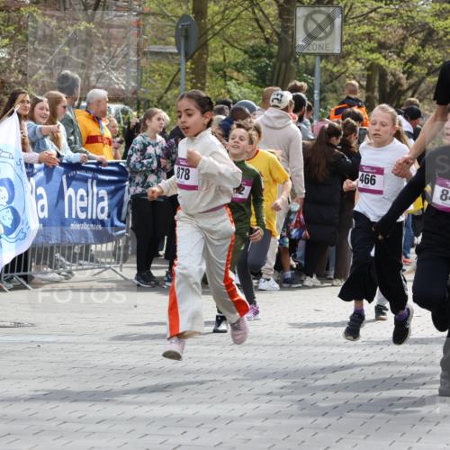 12.04.2026 - 45. Internationalen Wilhelmsburger Insellauf Strokosch-Dieckow http://msf.ph/oto/9493006 12.04.2026 14:49:51 Ziel 1848, 439, 389, 1821, 857, 872, 402, 451, 608, 466, 878, 849, 861, 875, 572, 336, 1036, 1847, 400, 672 meine-sportfotos.de