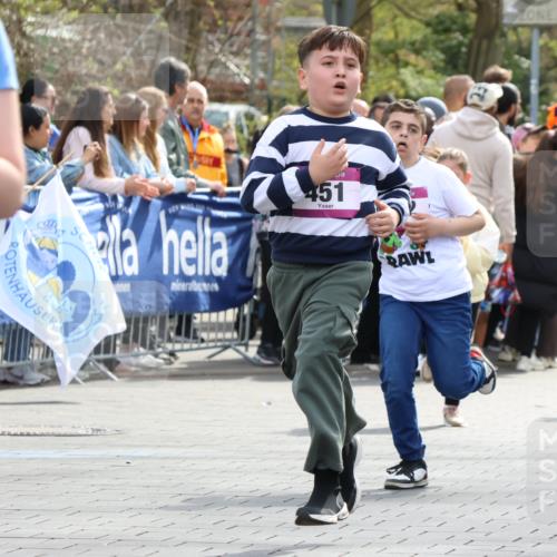 12.04.2026 - 45. Internationalen Wilhelmsburger Insellauf Strokosch-Dieckow http://msf.ph/oto/9493015 12.04.2026 14:49:49 Ziel 1811, 367, 1830, 1848, 439, 389, 1821, 857, 872, 402, 451, 608, 466, 878, 849, 861, 875, 572, 336, 1036, 1847 meine-sportfotos.de