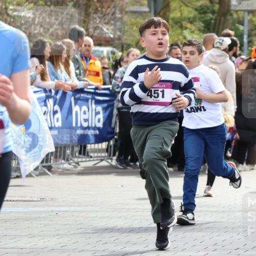 12.04.2026 - 45. Internationalen Wilhelmsburger Insellauf Strokosch-Dieckow http://msf.ph/oto/9493016 12.04.2026 14:49:48 Ziel 497, 1808, 406, 1811, 367, 1830, 1848, 439, 389, 1821, 857, 872, 402, 451, 608, 466, 878, 849, 861, 875 meine-sportfotos.de