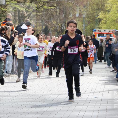 12.04.2026 - 45. Internationalen Wilhelmsburger Insellauf Strokosch-Dieckow http://msf.ph/oto/9493020 12.04.2026 14:49:47 Ziel 1813, 497, 1808, 406, 1811, 367, 1830, 1848, 439, 389, 1821, 857, 872, 402, 451, 608, 466, 878, 849, 861 meine-sportfotos.de