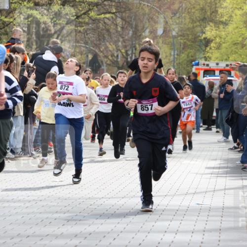12.04.2026 - 45. Internationalen Wilhelmsburger Insellauf Strokosch-Dieckow http://msf.ph/oto/9493022 12.04.2026 14:49:47 Ziel 1813, 497, 1808, 406, 1811, 367, 1830, 1848, 439, 389, 1821, 857, 872, 402, 451, 608, 466, 878, 849, 861 meine-sportfotos.de