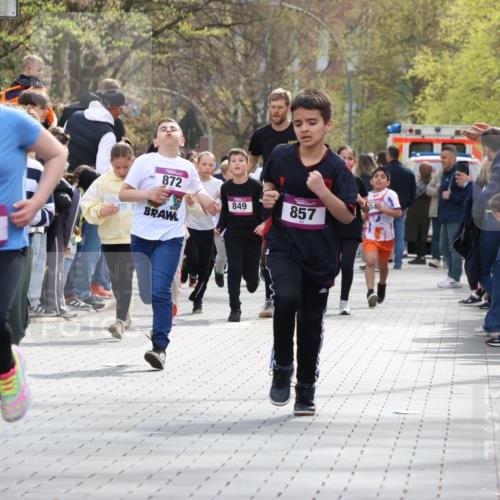 12.04.2026 - 45. Internationalen Wilhelmsburger Insellauf Strokosch-Dieckow http://msf.ph/oto/9493025 12.04.2026 14:49:47 Ziel 1813, 497, 1808, 406, 1811, 367, 1830, 1848, 439, 389, 1821, 857, 872, 402, 451, 608, 466, 878, 849, 861 meine-sportfotos.de