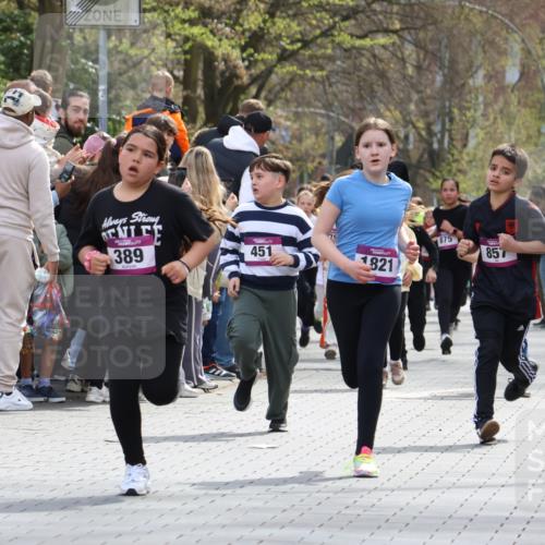 12.04.2026 - 45. Internationalen Wilhelmsburger Insellauf Strokosch-Dieckow http://msf.ph/oto/9493032 12.04.2026 14:49:45 Ziel 106, 169, 1, 1813, 497, 1808, 406, 1811, 367, 1830, 1848, 439, 389, 1821, 857, 872 meine-sportfotos.de
