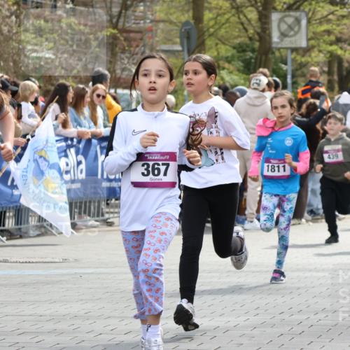 12.04.2026 - 45. Internationalen Wilhelmsburger Insellauf Strokosch-Dieckow http://msf.ph/oto/9493040 12.04.2026 14:49:41 Ziel 867, 377, 879, 1839, 401, 1812, 106, 169, 1, 1813, 497, 1808, 406, 1811, 367, 1830, 1848, 439 meine-sportfotos.de