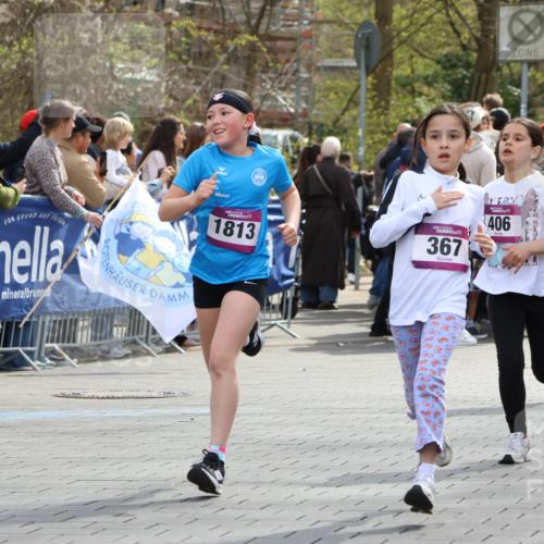 12.04.2026 - 45. Internationalen Wilhelmsburger Insellauf Strokosch-Dieckow http://msf.ph/oto/9493043 12.04.2026 14:49:40 Ziel 882, 652, 1818, 867, 377, 879, 1839, 401, 1812, 106, 169, 1, 1813, 497, 1808, 406, 1811, 367, 1830, 1848, 439 meine-sportfotos.de