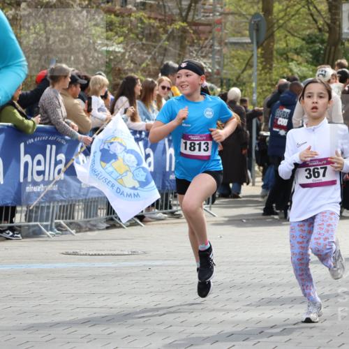 12.04.2026 - 45. Internationalen Wilhelmsburger Insellauf Strokosch-Dieckow http://msf.ph/oto/9493045 12.04.2026 14:49:40 Ziel 882, 652, 1818, 867, 377, 879, 1839, 401, 1812, 106, 169, 1, 1813, 497, 1808, 406, 1811, 367, 1830, 1848, 439 meine-sportfotos.de
