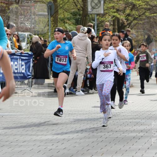 12.04.2026 - 45. Internationalen Wilhelmsburger Insellauf Strokosch-Dieckow http://msf.ph/oto/9493049 12.04.2026 14:49:40 Ziel 882, 652, 1818, 867, 377, 879, 1839, 401, 1812, 106, 169, 1, 1813, 497, 1808, 406, 1811, 367, 1830, 1848, 439 meine-sportfotos.de